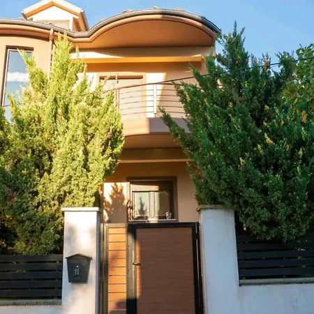 Roumvini'S Apartment Ioannina Exterior photo